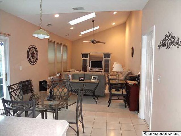 2nd image of 125 Plumstead Drive