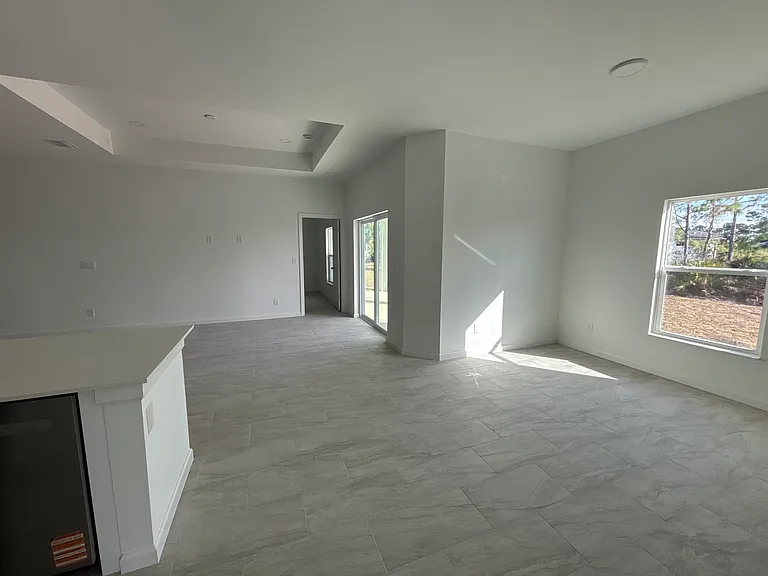 3005 31st St W — Photo 11