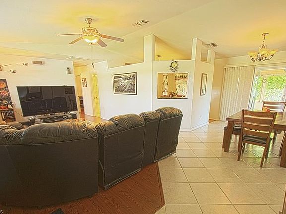 4th image of 2504 NE 22nd Pl