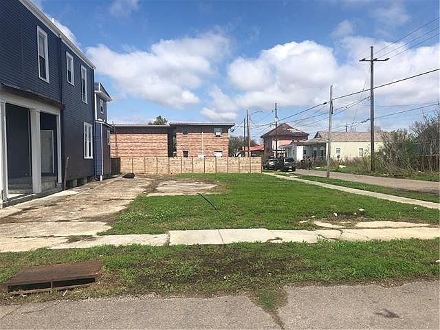 1st image of 3701 Loyola Ave