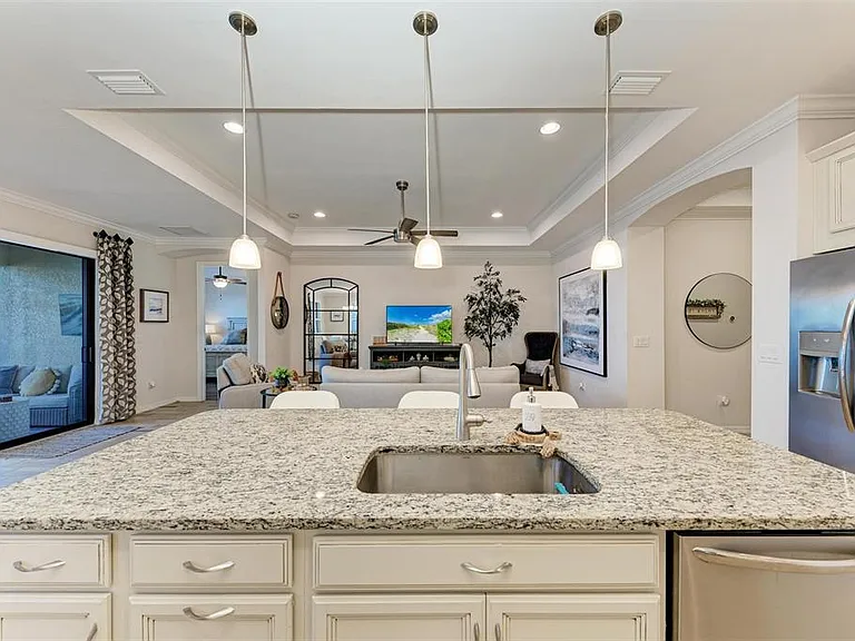 228 Maraviya Blvd — Photo 20