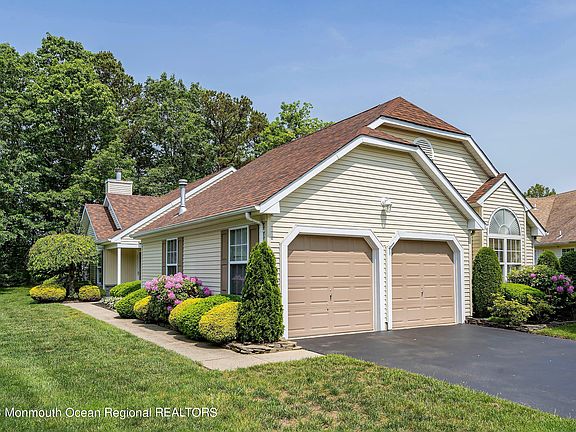 2nd image of 2851 Roseville Court