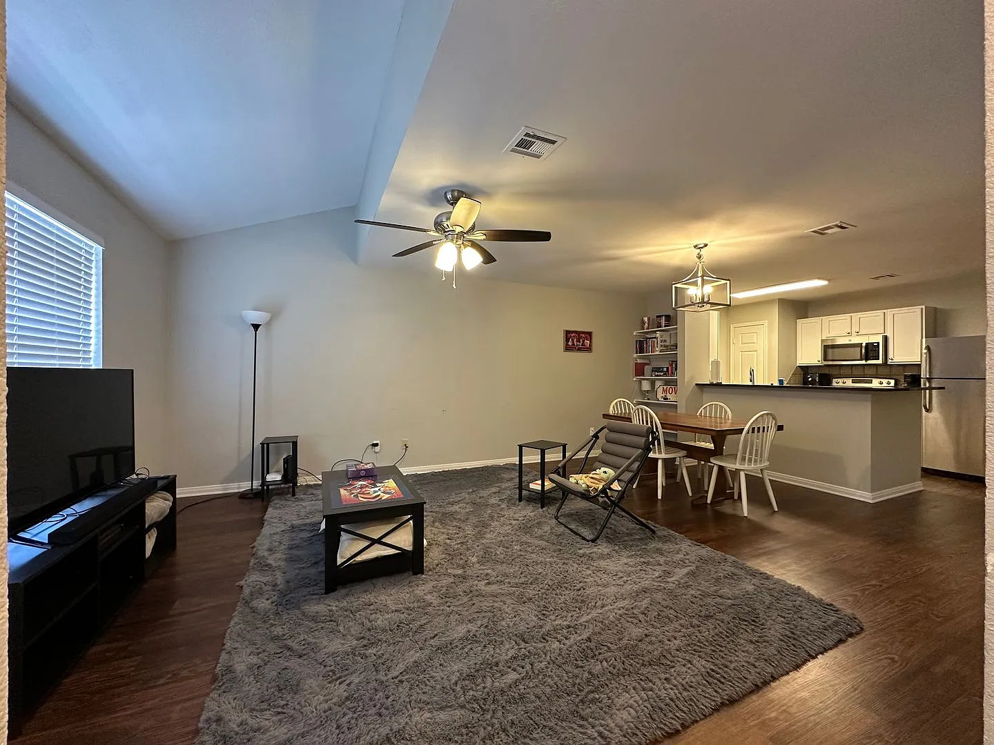 4/4 Townhome in the Inner Baylor Bubble - Walk to Campus! — Photo 4