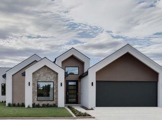 955 Bromyard Dr, El Paso, TX 79928