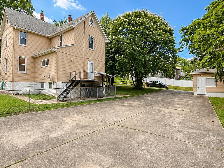 6125 Everall Ave — Photo 13