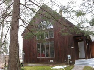 14 Lead Mine Rd, Leverett, MA 01054