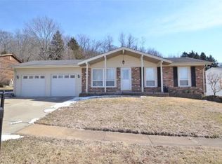 686 Green Forest Dr, Fenton, MO