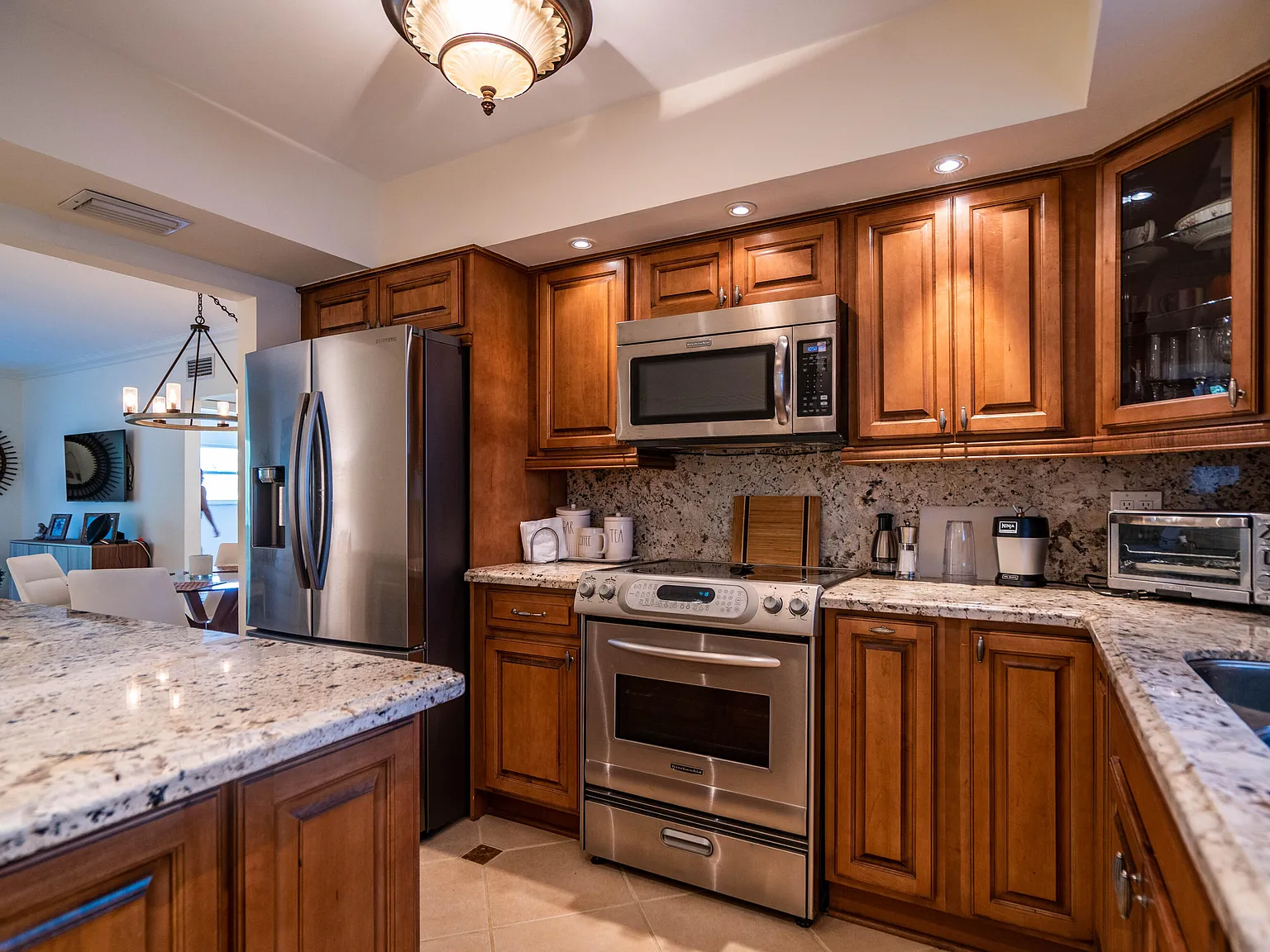 2 bed, 2.0 bath, 1218 sqft, $3,300 — Photo 4