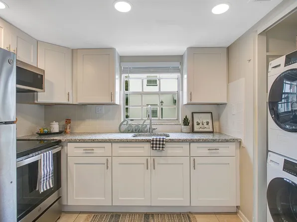 The Rosewood Apartments | 1 & 2 Bedroom Apartments in Leesburg, FL, 1223 Pamela St #15, Leesburg, FL 34748