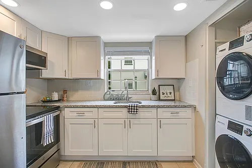 1223 Pamela St Photo 1