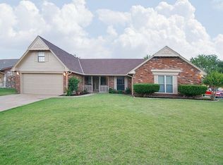 14000 Apache Dr, Edmond, OK 73013