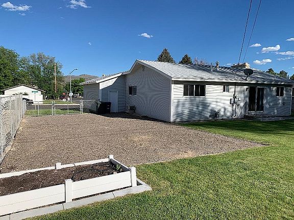 Side view - Gravel RV Pad