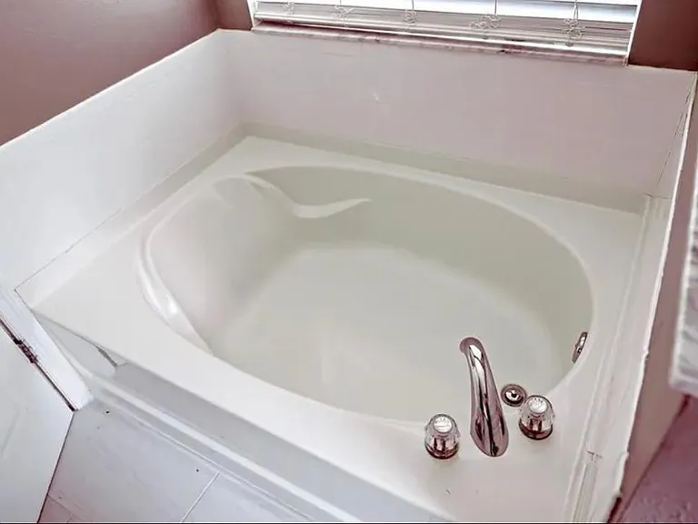 Garden tub