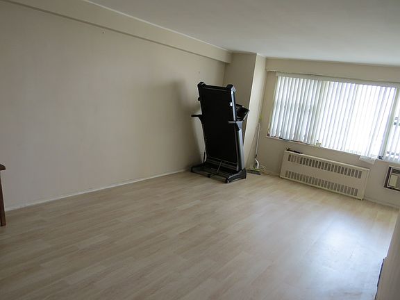 3rd image of 2942 W 5th St APT 7S