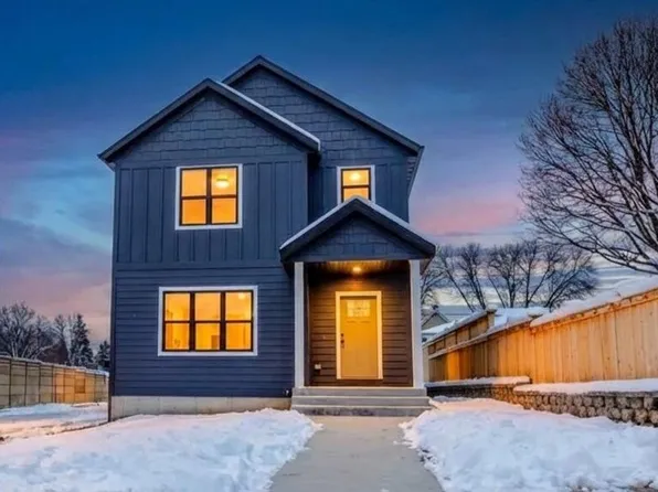 1800 E Hillcrest AVENUE, Milwaukee, WI 53207
