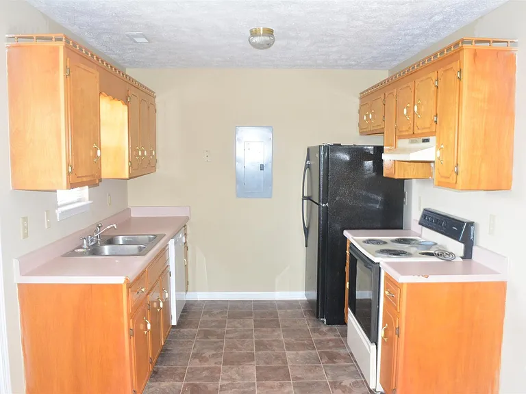 Carneal Ln — Photo 3
