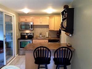 5th image of 32 Bernhardt Dr APT 1