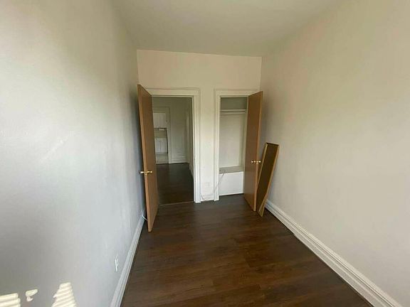 4th image of 22-21 35th St #2
