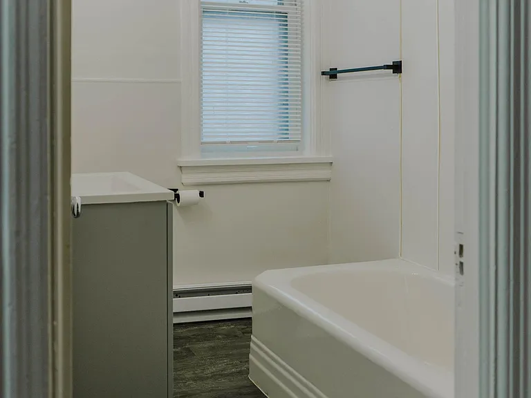 1531 Green St #2R — Photo 6