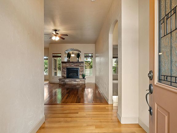 3rd image of 383 Rosemary Way