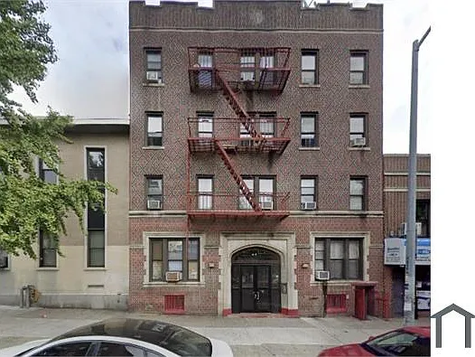 9039 148th St — Photo 2
