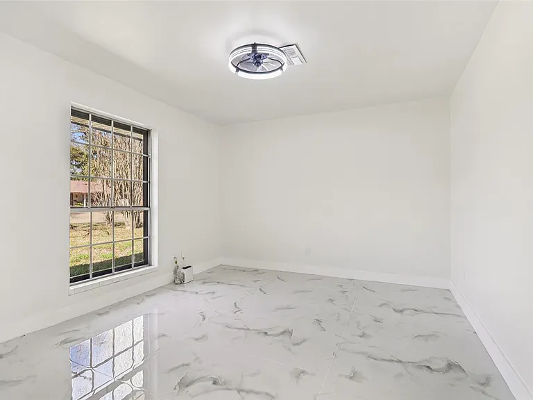 1307 Saddle Rock Dr — Photo 18