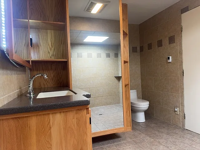 3829 Eastway Dr — Photo 16
