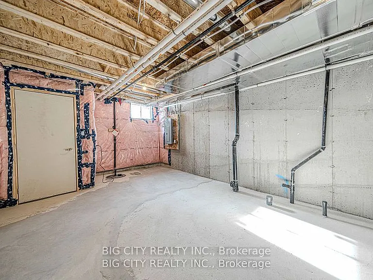 46 Akil Thomas Gdns S — Photo 26