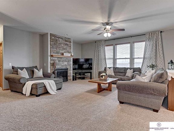 4th image of 2450 Sand Hills Dr
