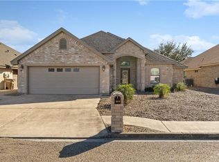 3522 Country Club Dr N, Edinburg, TX 78542
