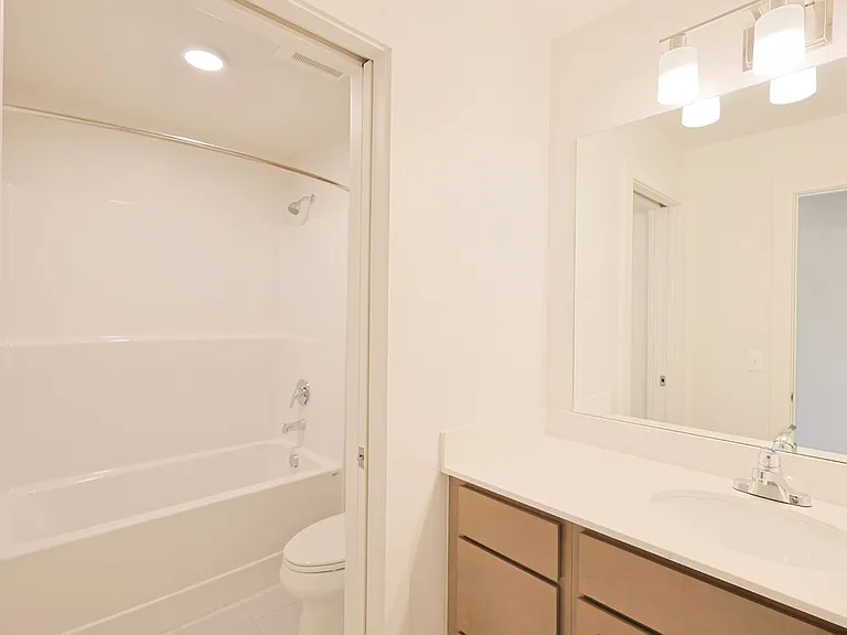 Nexus Point Apartments — Photo 29