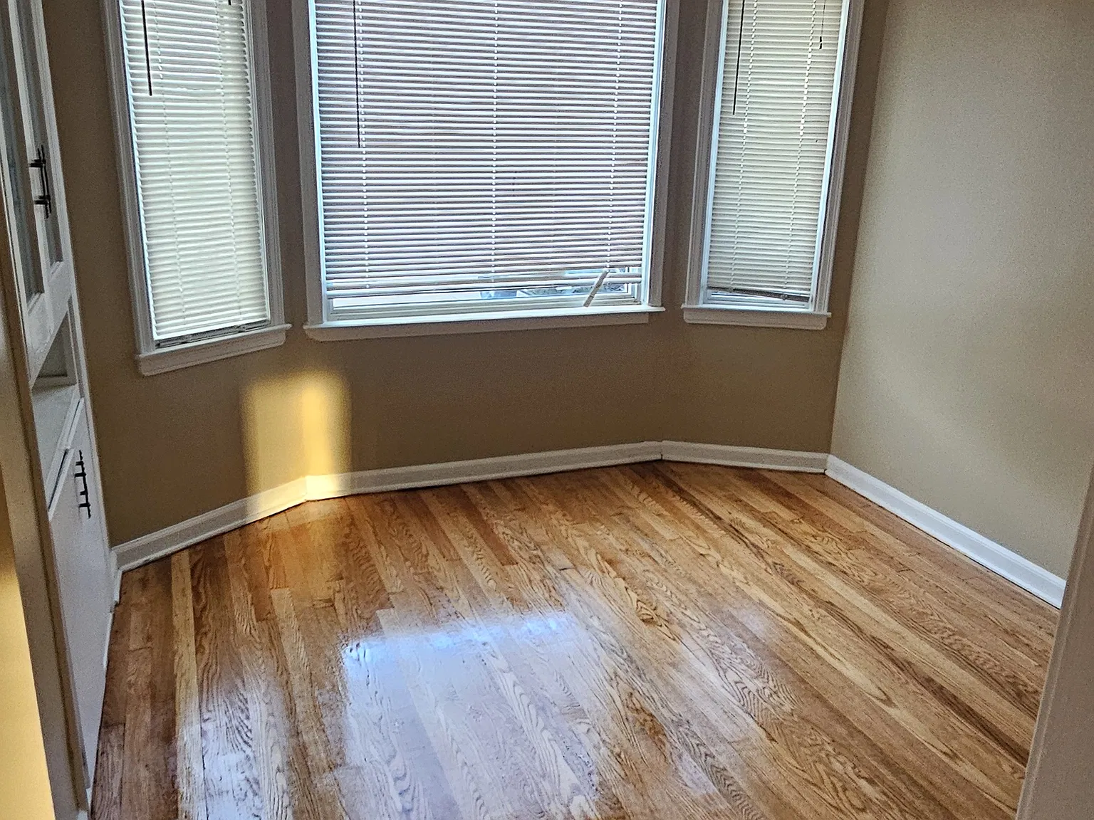3 bed, 1100 sqft, $1,800 — Photo 2