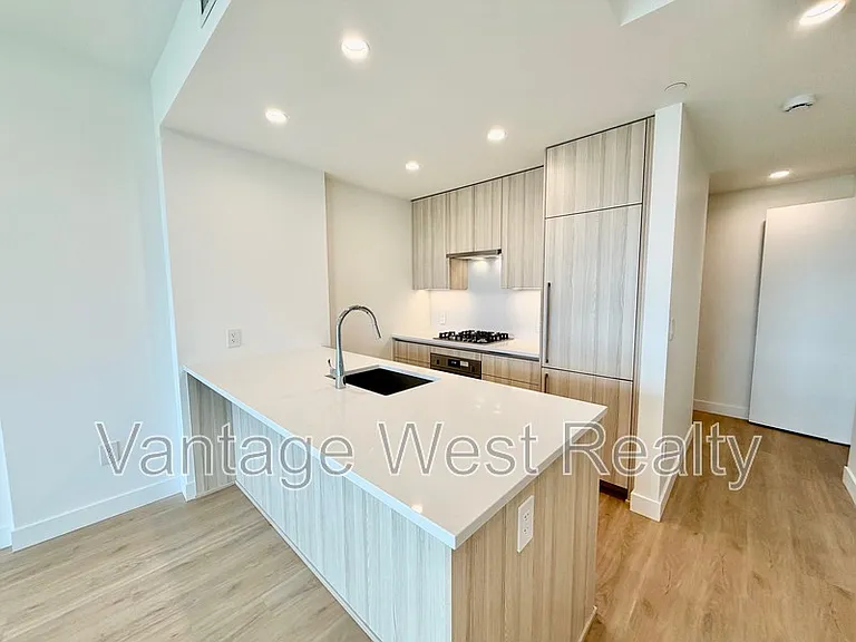 1626 Water St #2403 — Photo 3