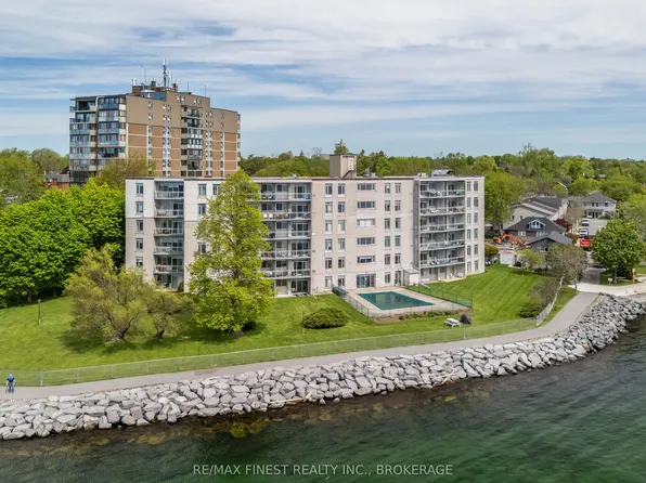1 Mowat Ave #105, Kingston, ON K7M 1J8