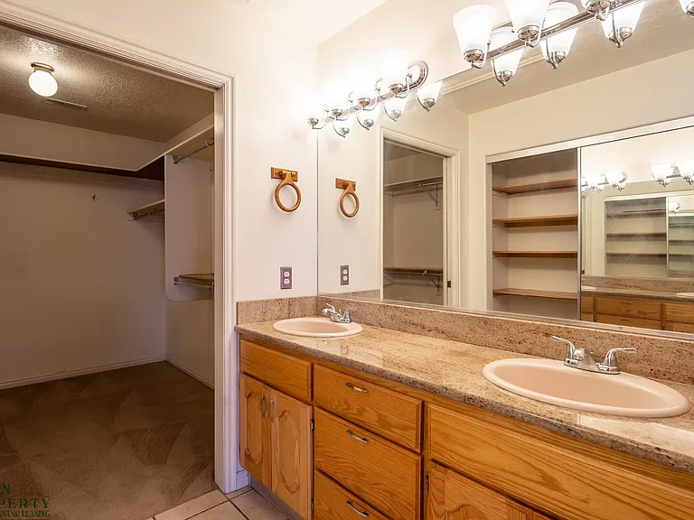 2342 W 1710 North Cir — Photo 34