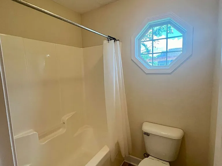 824 Rolling Pines Loop Rd — Photo 8
