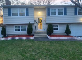 77 N Pearson Dr, Warwick, RI 02888