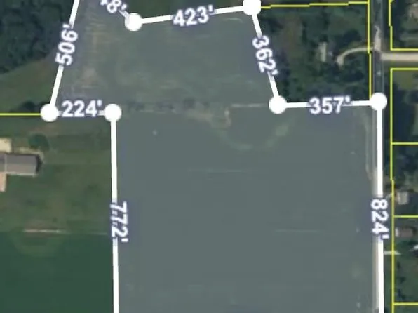 5827 N Consolidated School Rd, Janesville, WI 53545