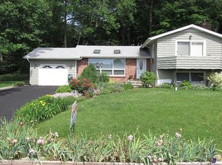 5 Springbrook Ter, Lake Hopatcong, NJ 07849