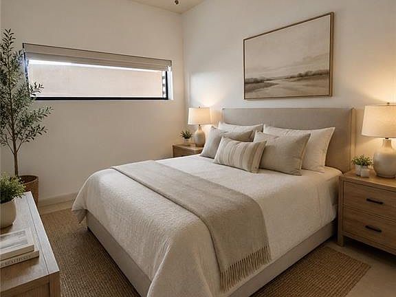 5th image of 813 Travis St Unit 213