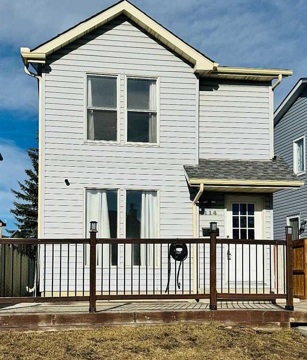 1st image of 114 SW Castledale Way NE