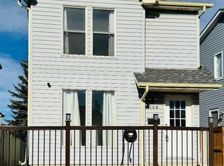 114 SW Castledale Way NE, Calgary, AB T3J 2A2