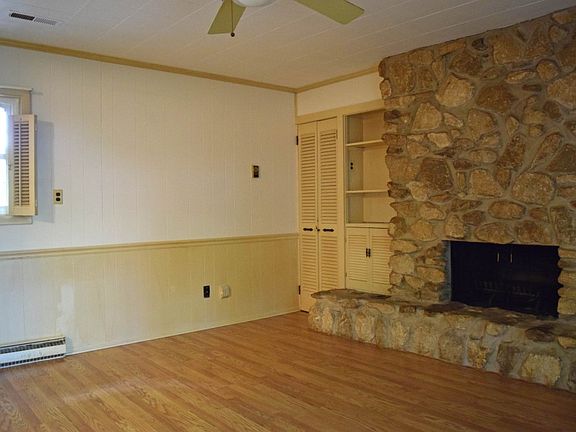 5th image of 4812 Kensington Ave