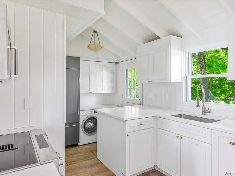335 Centre Island Rd — Photo 9