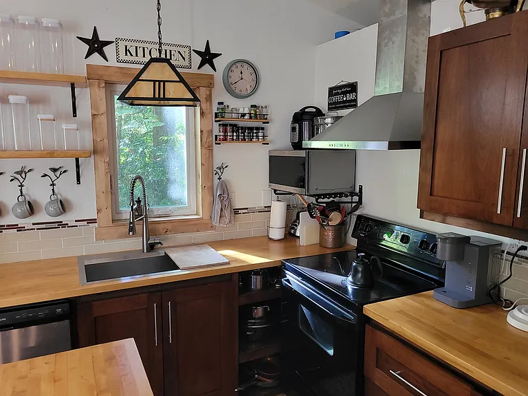 721 Claire Ln — Photo 9