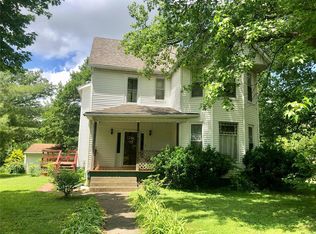 704 Saint Louis St, Hillsboro, IL 62049