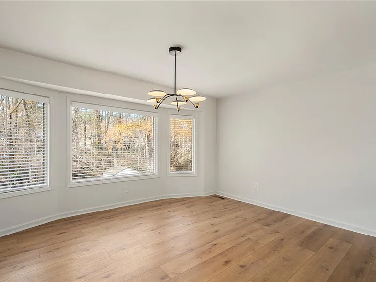 1040 Brookwood Dr — Photo 27