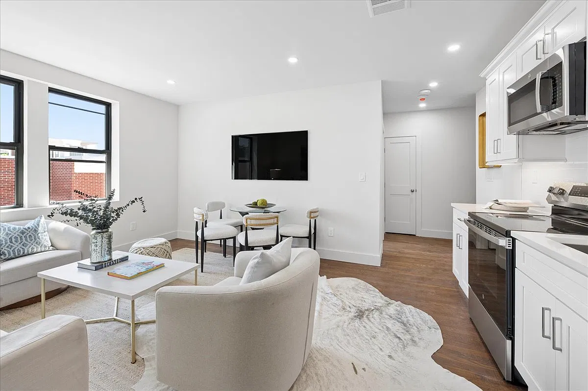 442 6th Ave — Photo 3