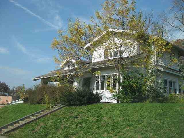 1st image of 14 E Monroe St