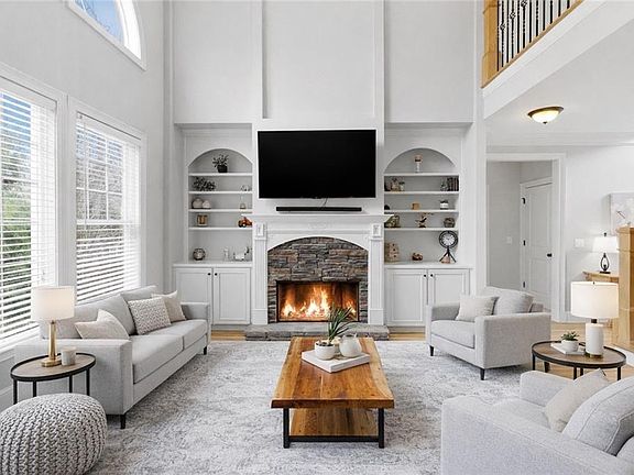 3rd image of 810 Ravenstone Way